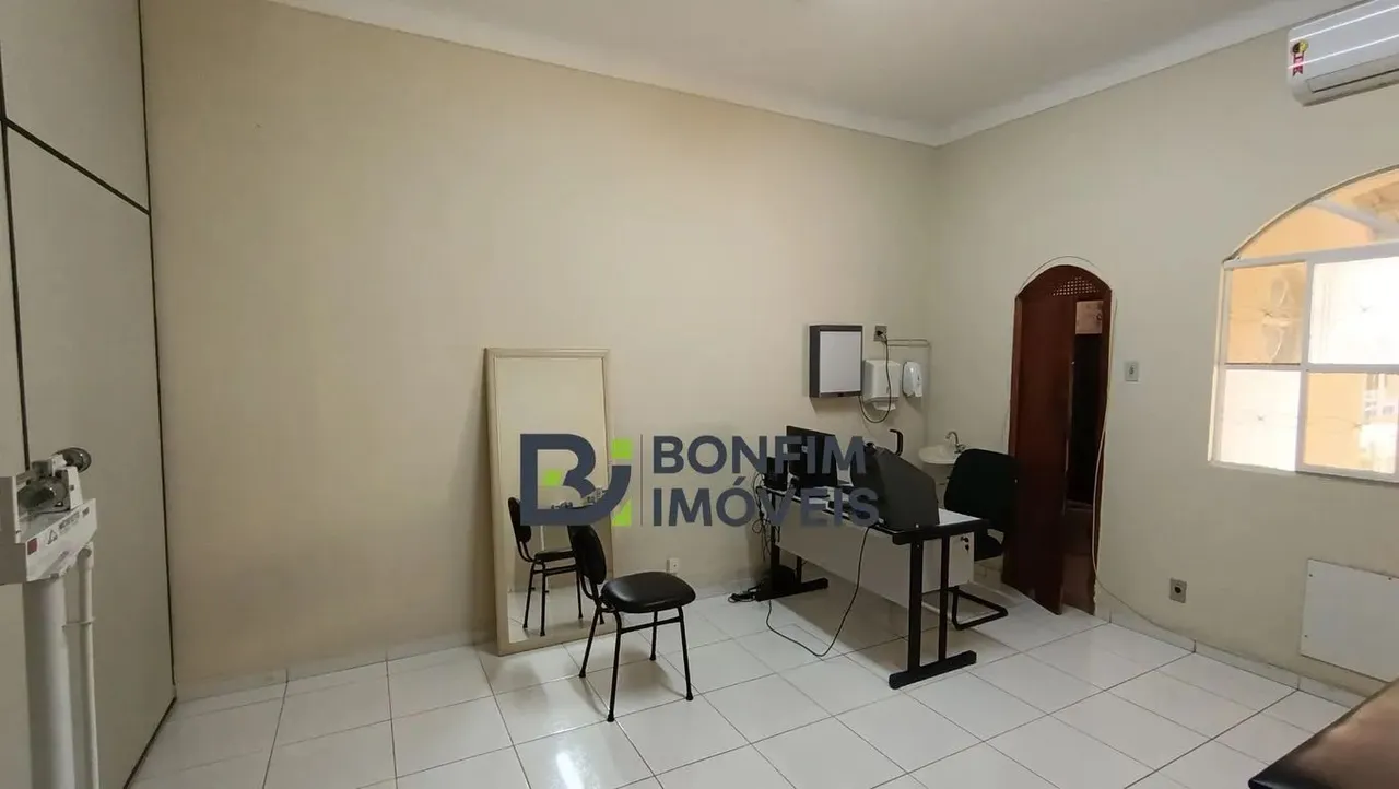 Casa comercial com terreno de 408m² no Centro por R$ 1.900.000,00!!