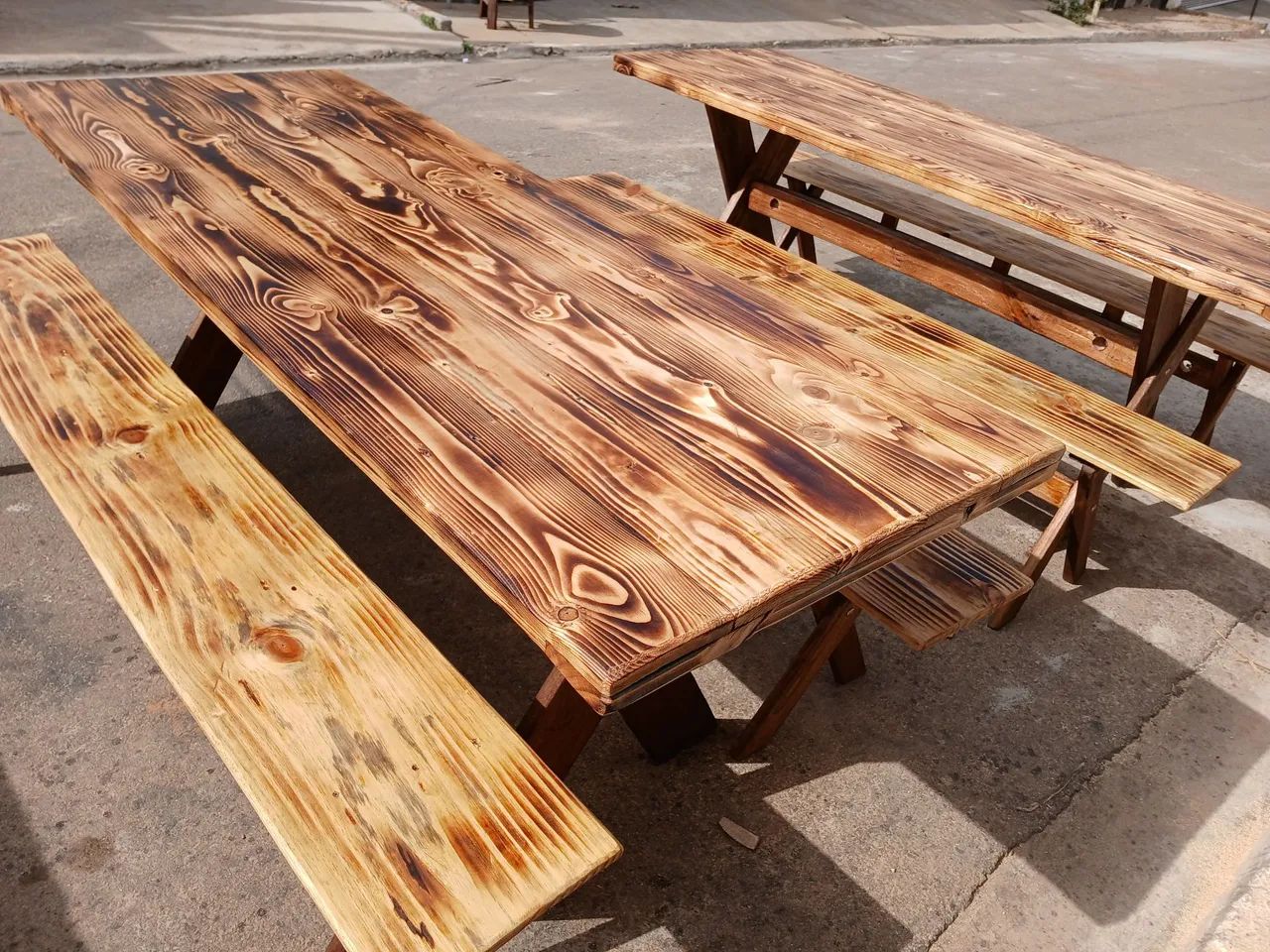 Conjunto de mesa e bancos de madeira rústica - Foto 4