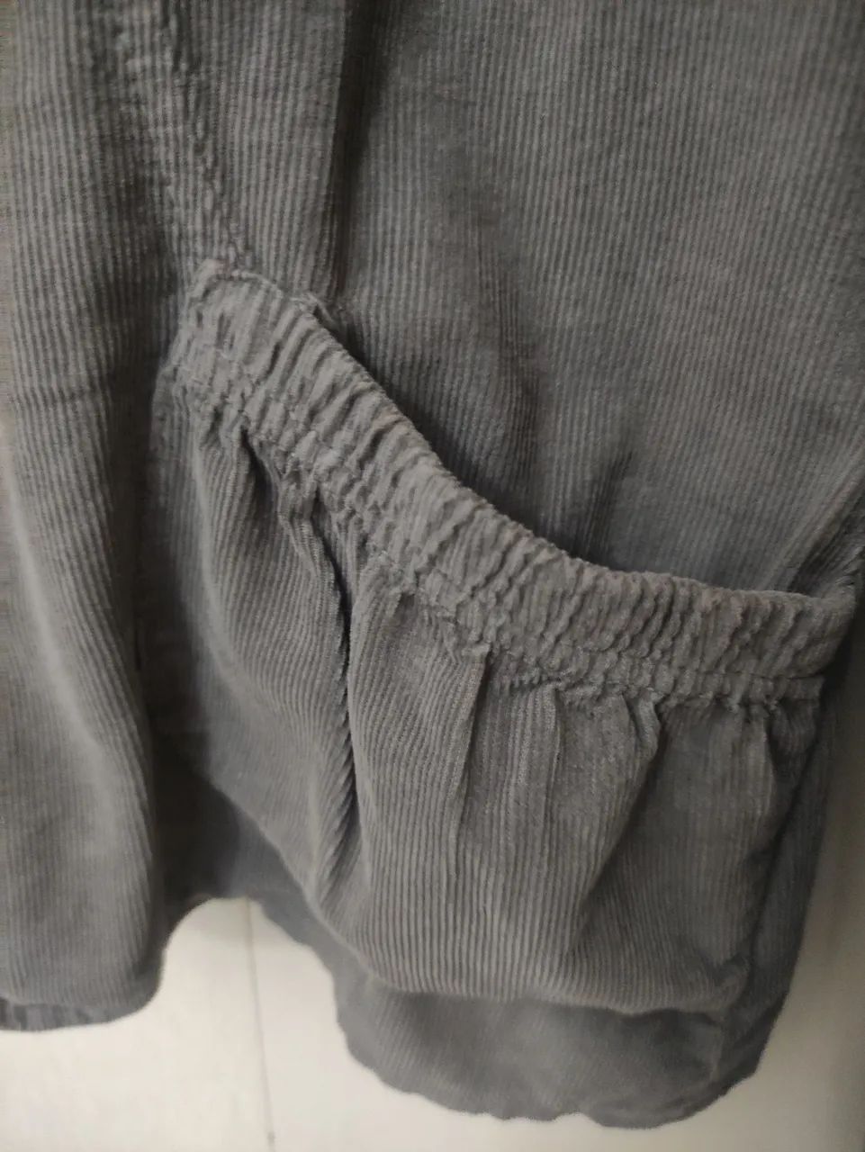 Blazer cinza com bolsos detalhados - Foto 3