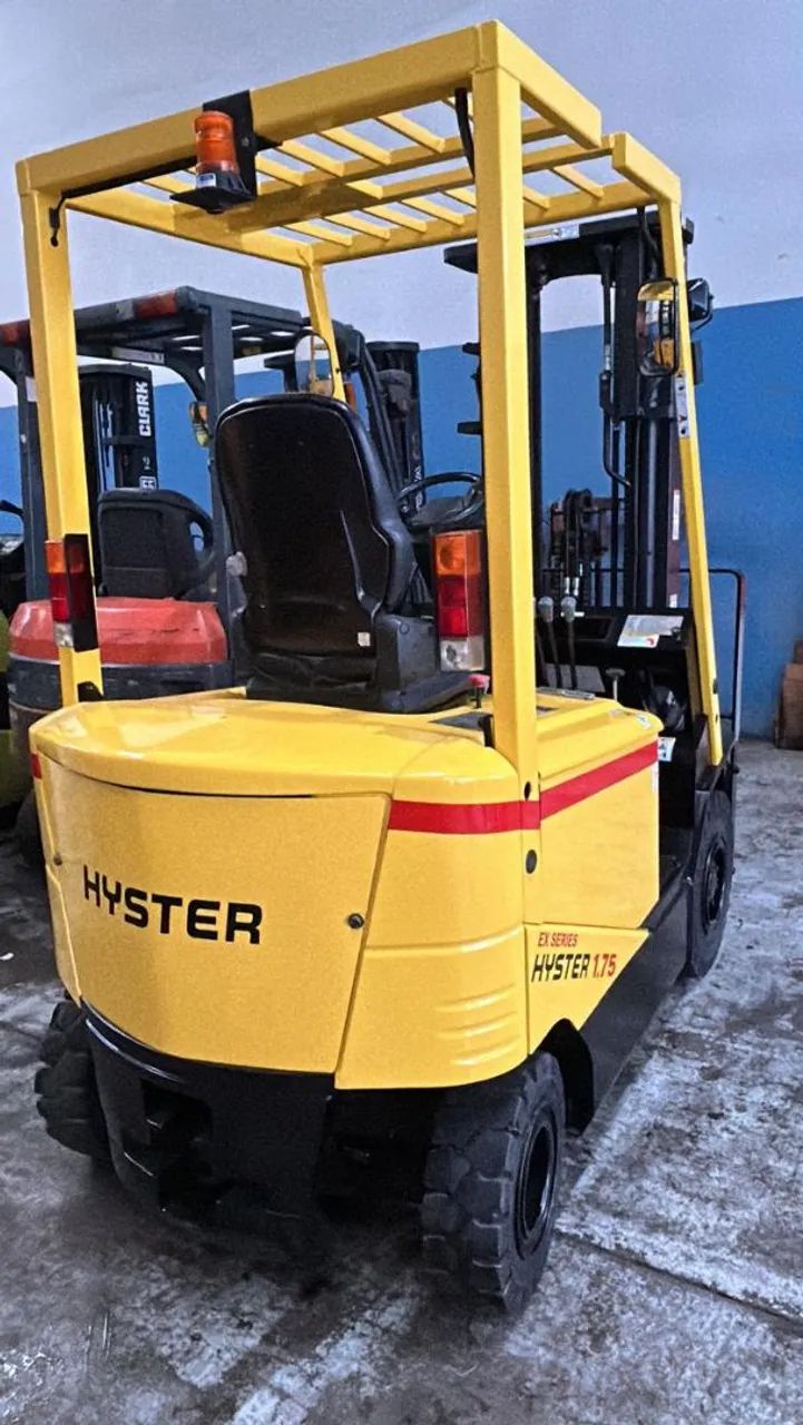 Empilhadeira Contrabalançada Hyster  - Foto 3