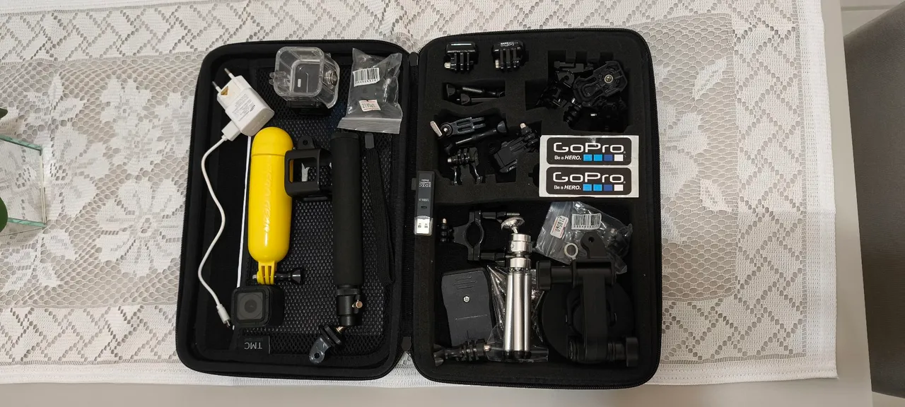 GoPro Hero com Acessórios - Perfeita para Ação!