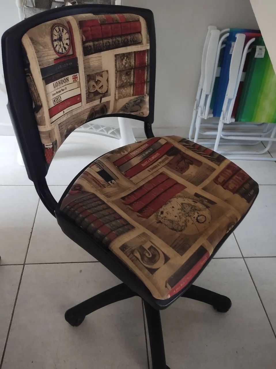 Vende-se Cadeira giratória de escritório 