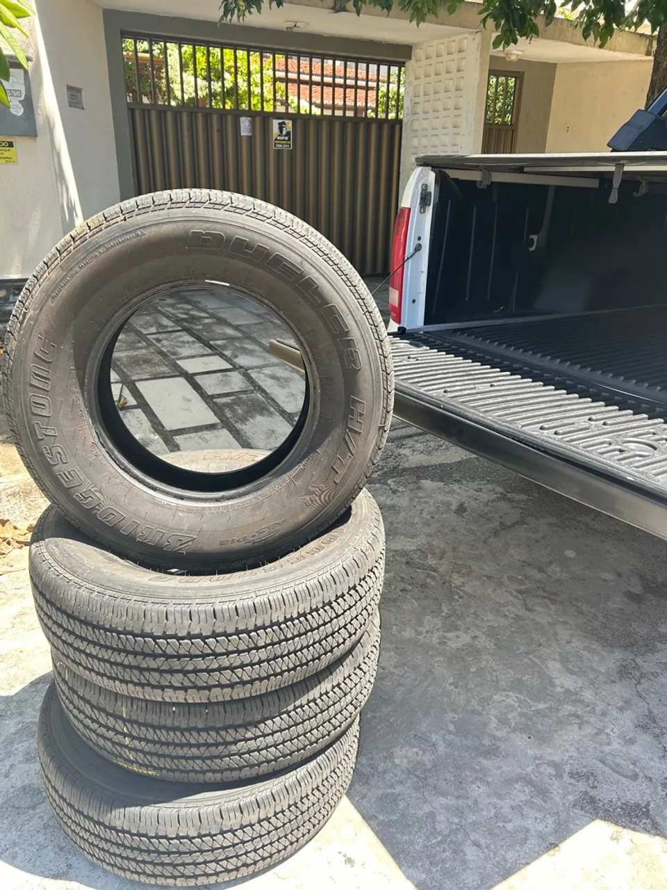 Pneus Bridgestone 245/70 R16