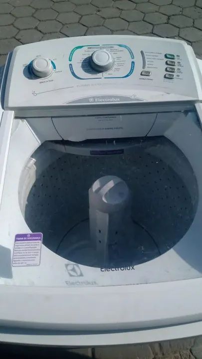 Máquina de lavar Electrolux 15 kg funcionando perfeitamente  - Foto 2