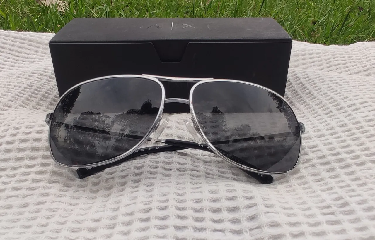 Óculos de sol Aviador Masculino Armani Exchange.