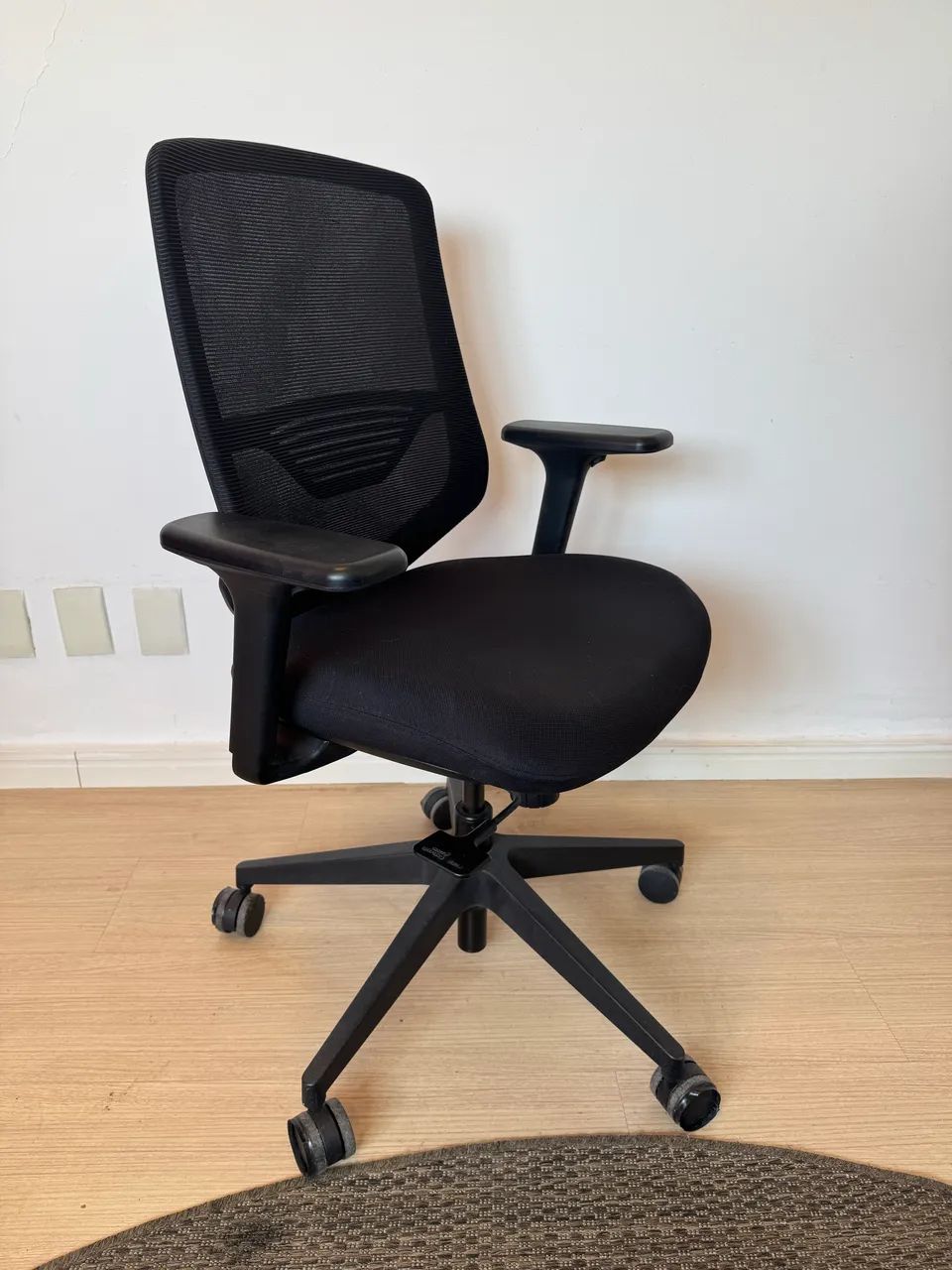 Cadeira Herman Miller Modelo Posh Express 2 - Foto 3