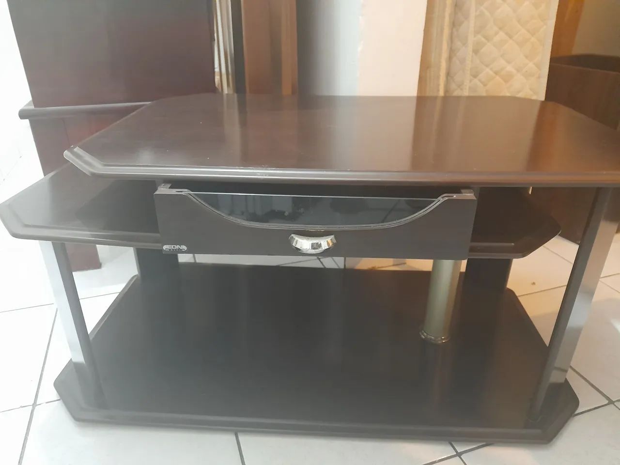 Mesinha com gaveta64520805442433120