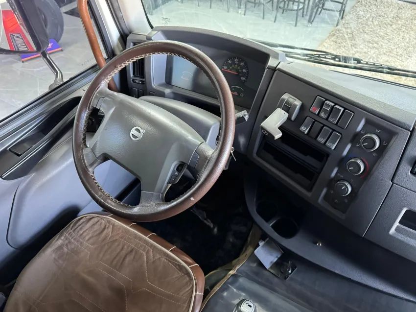 VOLVO VM 330 8X2 2022 - Foto 7
