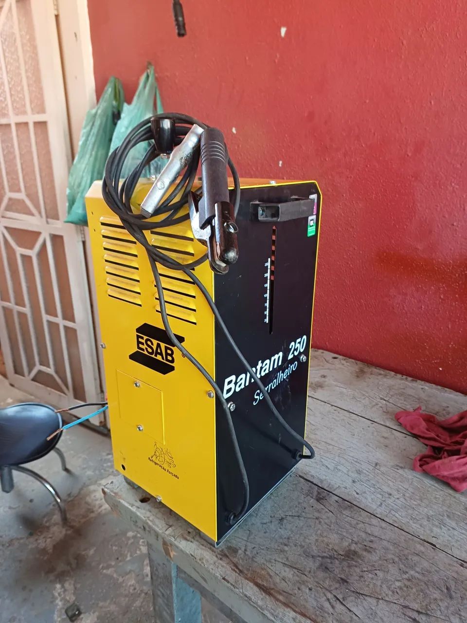 Máquina de Solda ESAB 250A  - Foto 2