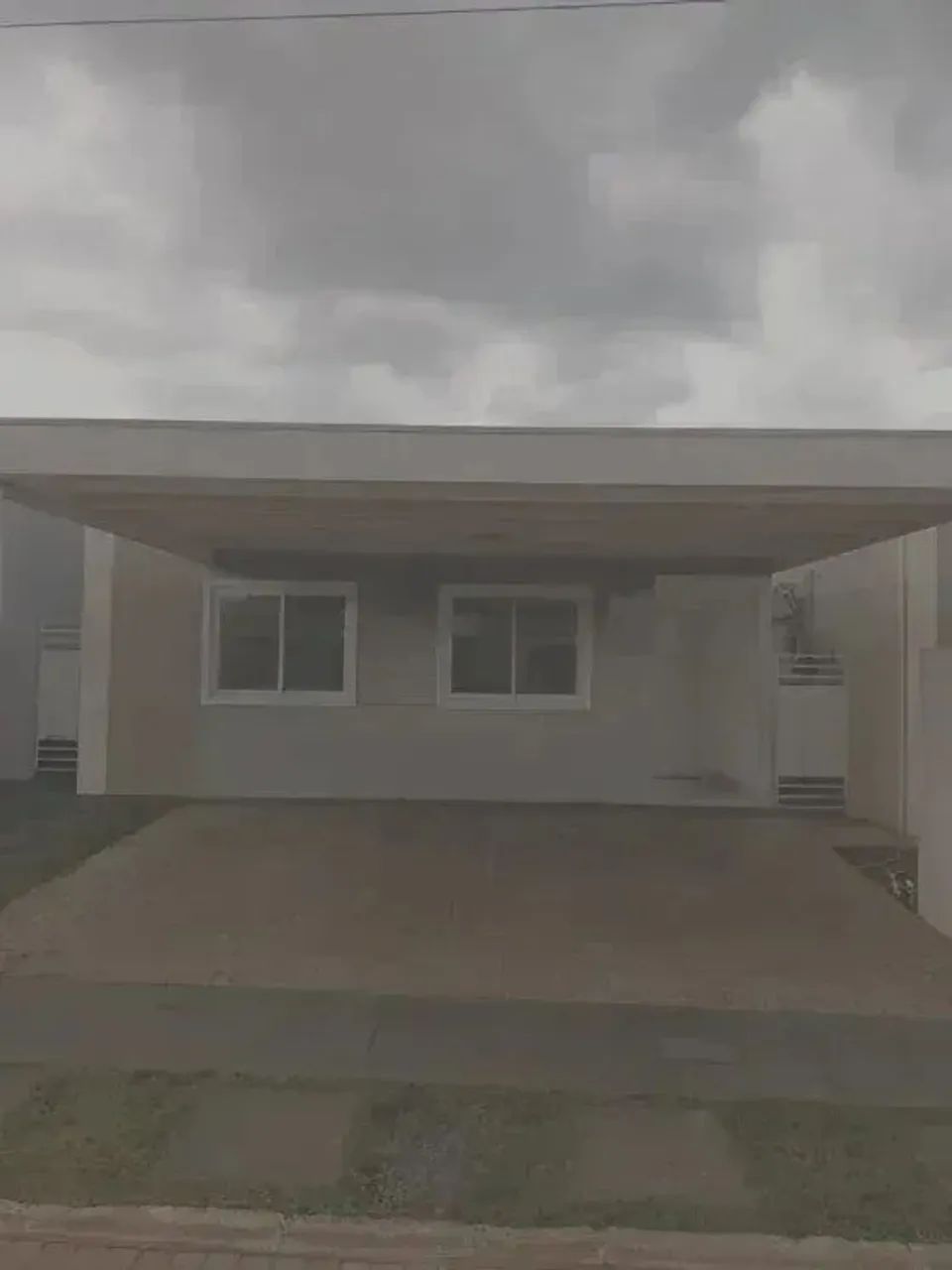 Casa em condomínio térrea com 3 quartos sendo 1 suíte