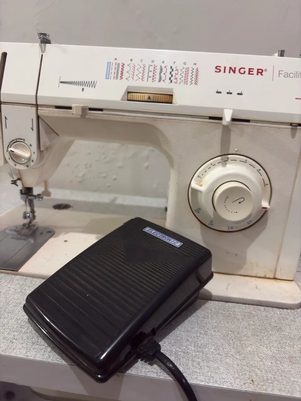 Máquina de Costura Singer Facilita  - Foto 4