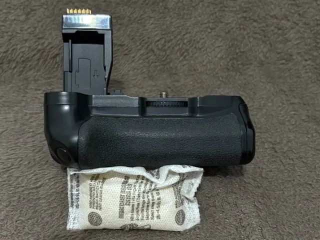 GRIP para Canon - T6, T6i, 760d, 750d, X8i, 8000d (para 2 baterias - não inclusas) - Foto 5