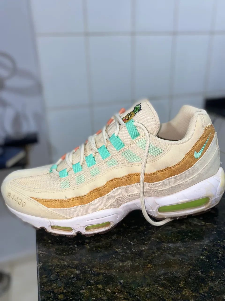 Nike Air Max 95 Happy Pineapple (CZ0154-100). TM 42 - Calçados