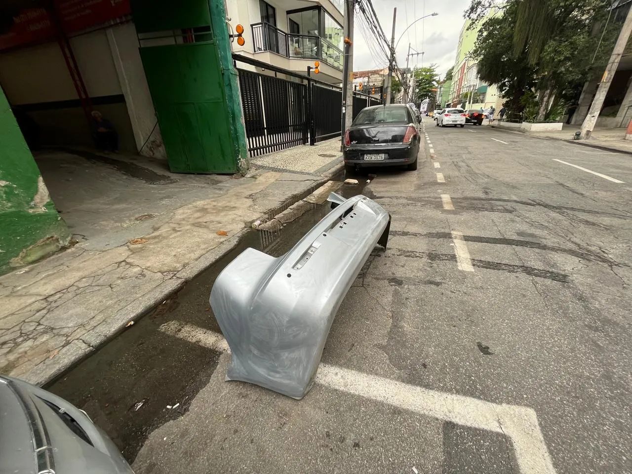 Parachoque traseiro Lancer prata