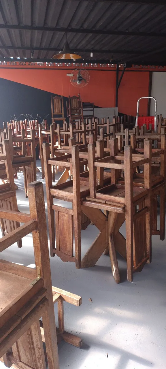20 Conjuntos de Mesas e cadeiras de madeira para restaurante