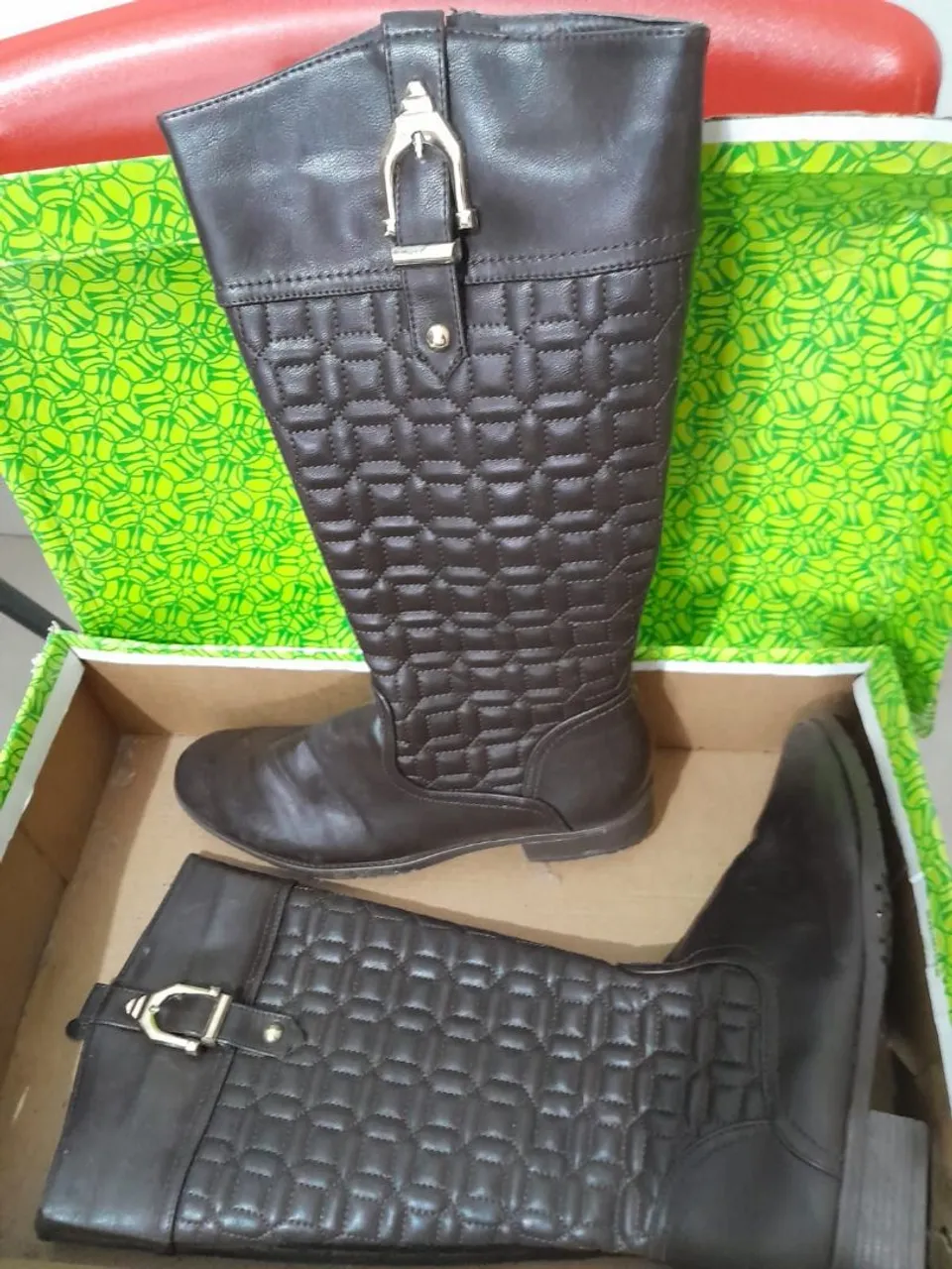 Botas Femininas Marrom Cano Alto - Elegância e Conforto!