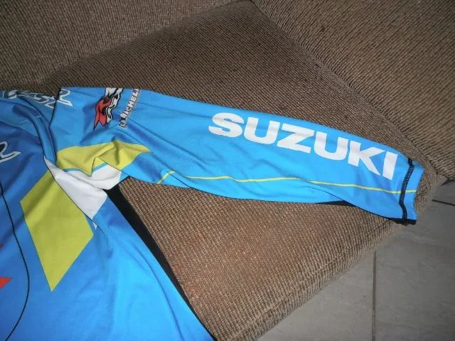 Camisa Manga Longa (Estampa Suzuki), Tamanho-G. Retirada na Região da Pampulha. - Foto 3
