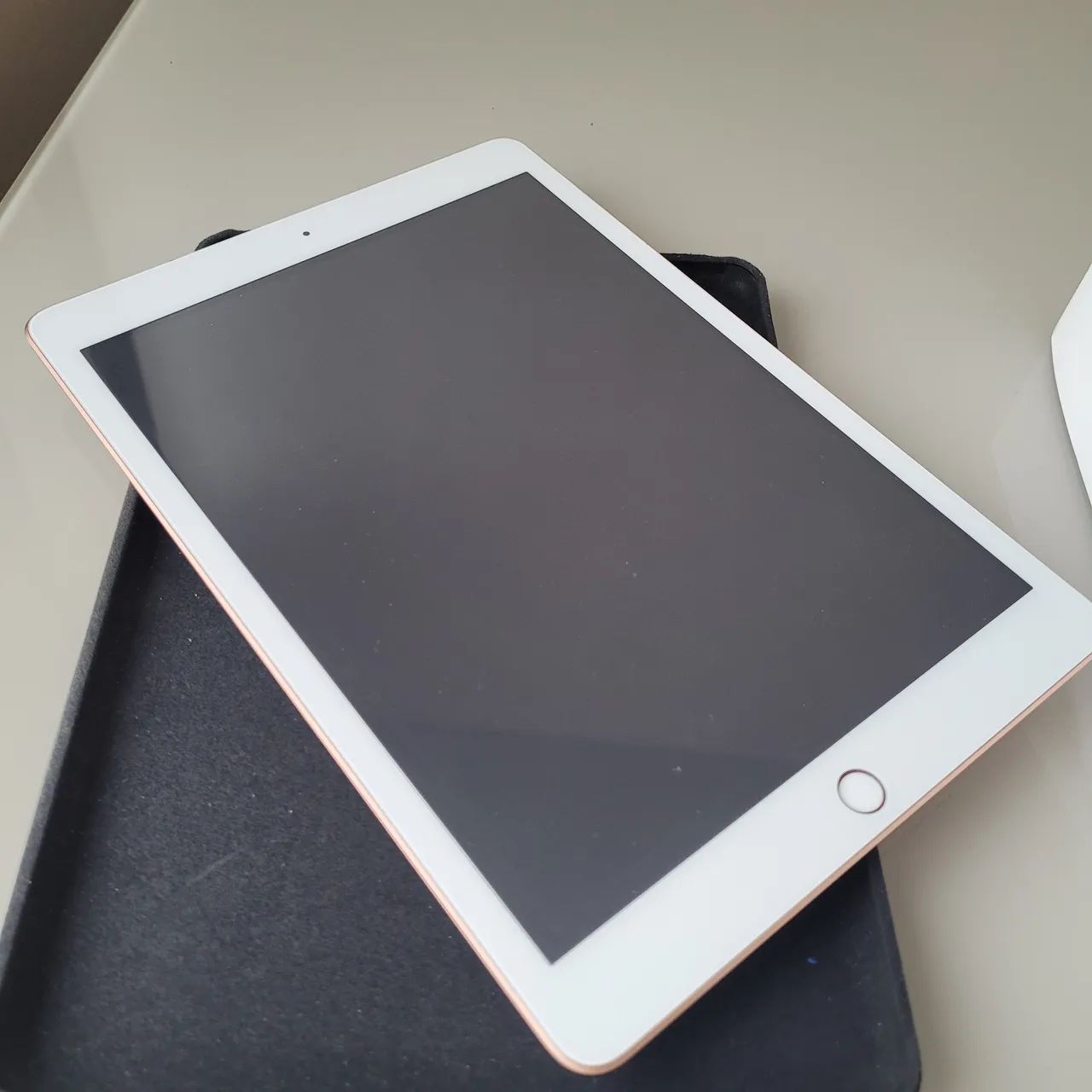 Ipad Rose Gold 32Gb 8 geração Wi-Fi  - Foto 4