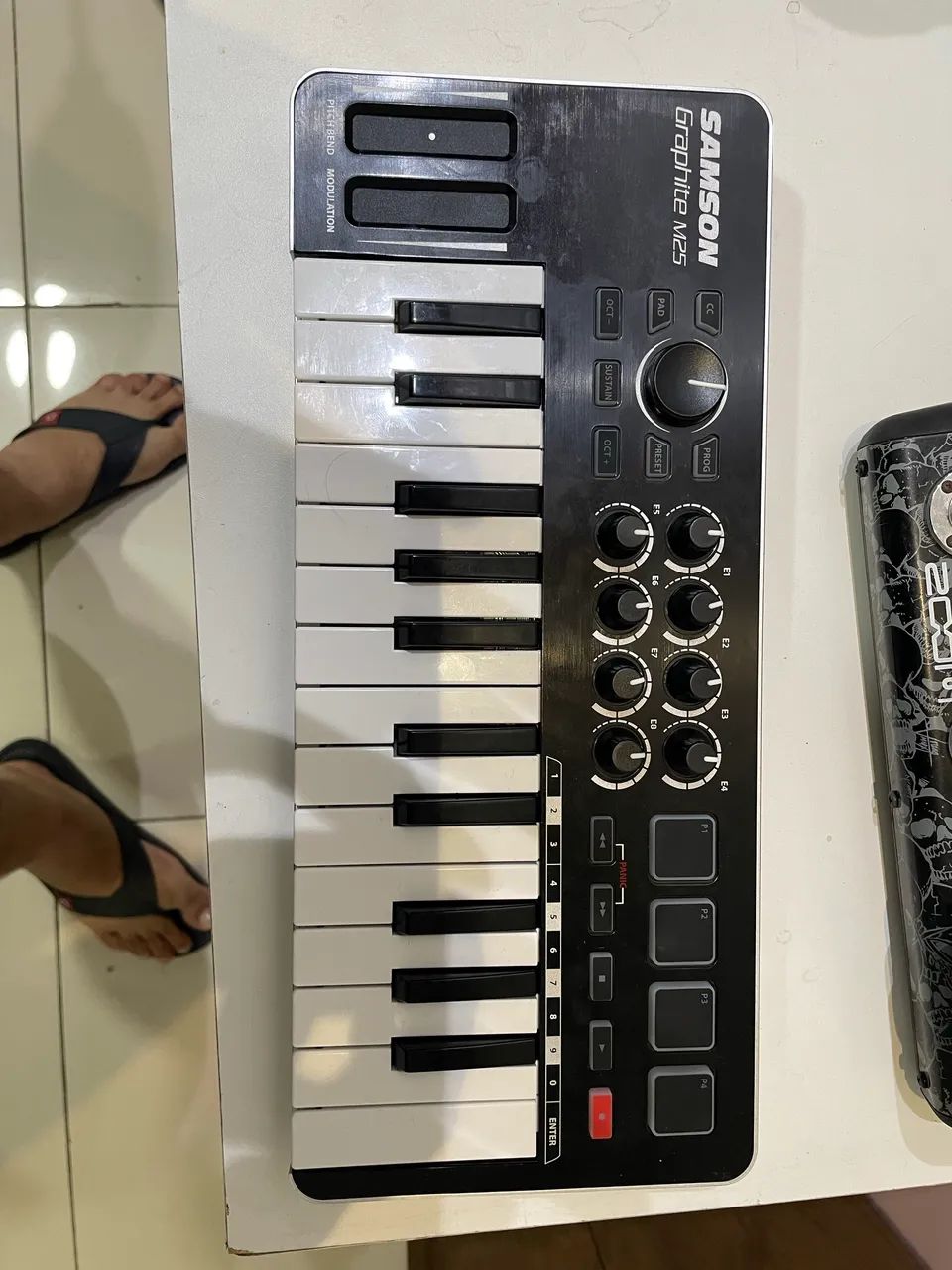 Teclado controlador samson grafith 25 teclas  - Foto 2