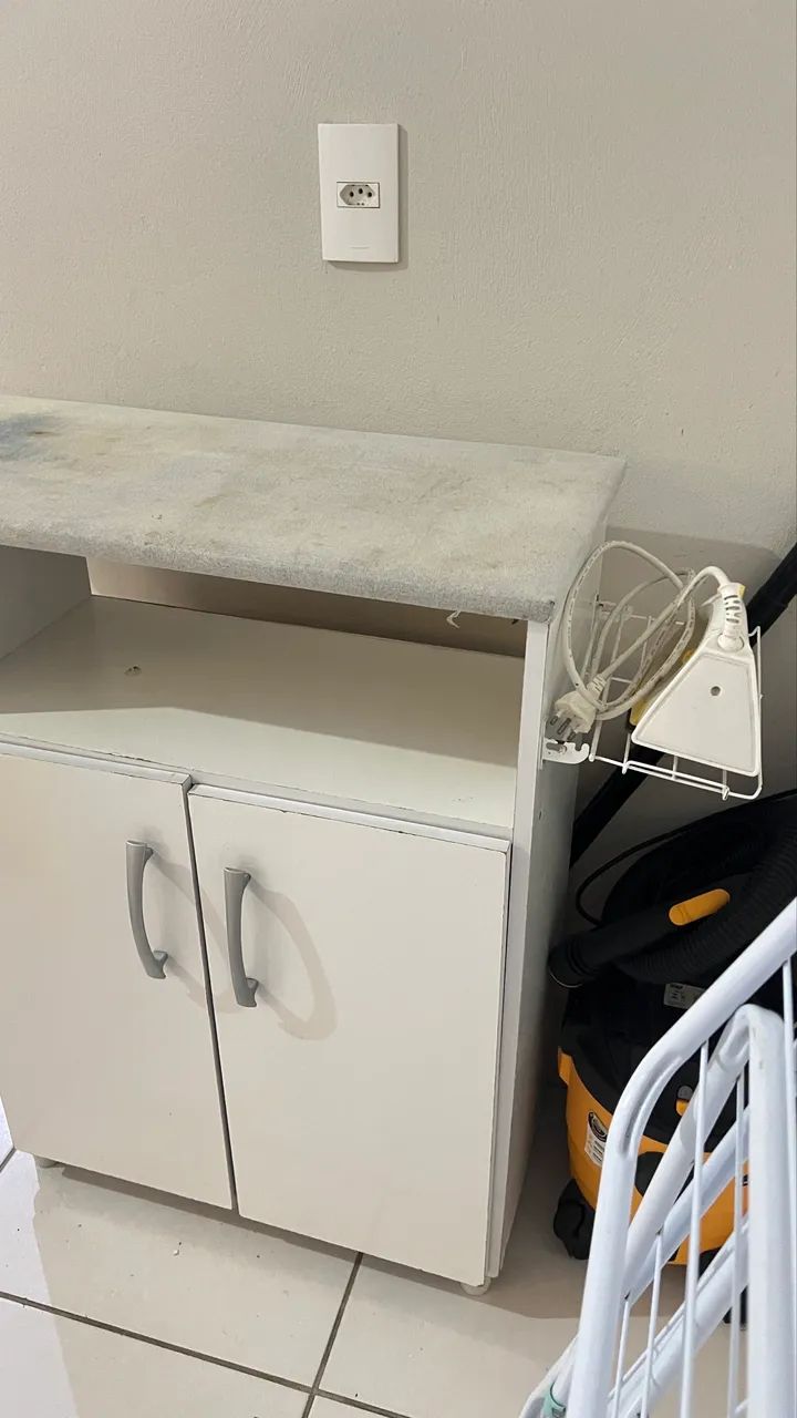 Tábua de passar roupas com armário  - Foto 3