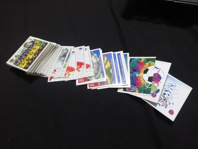 Lote Figurinhas da Copa 2018 com 140 Diferentes