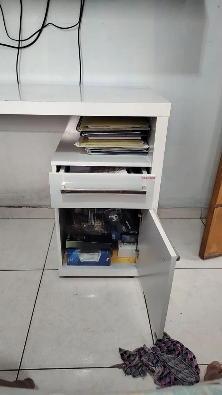 Mesa de estudo64375105028611124