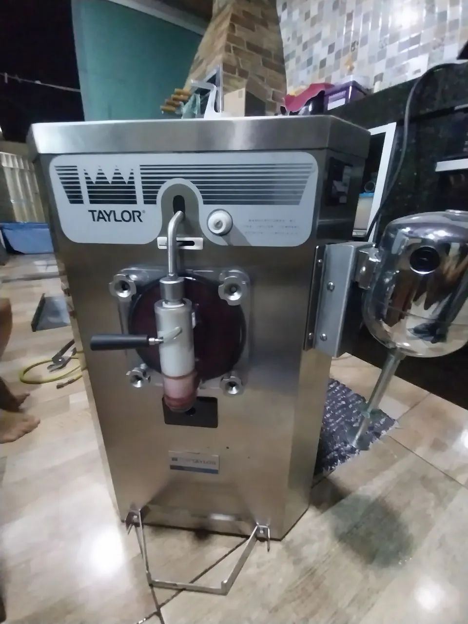 Máquina açai, shake e frozen. Taylor