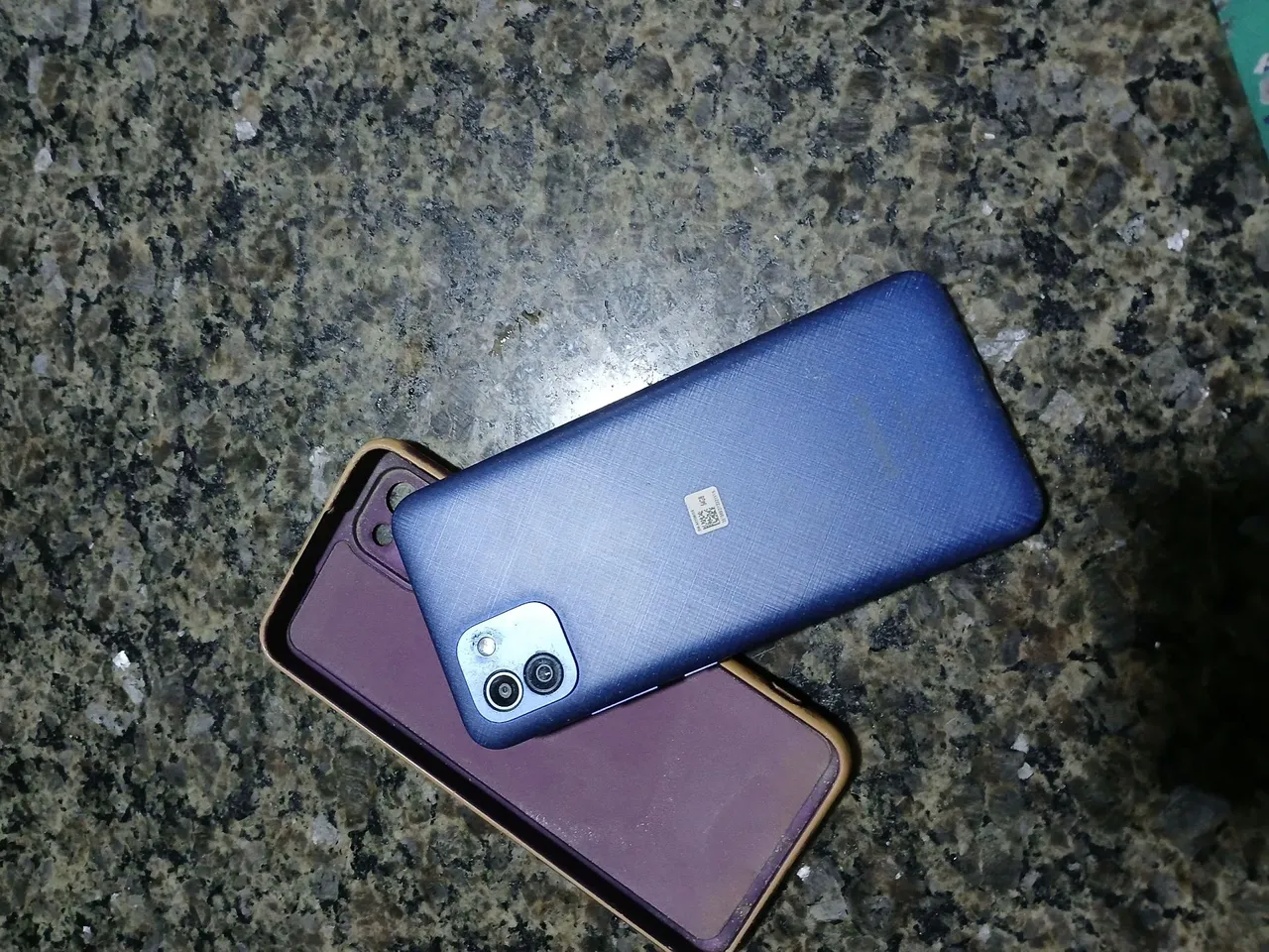 Smartphone Samsung Azul com design moderno