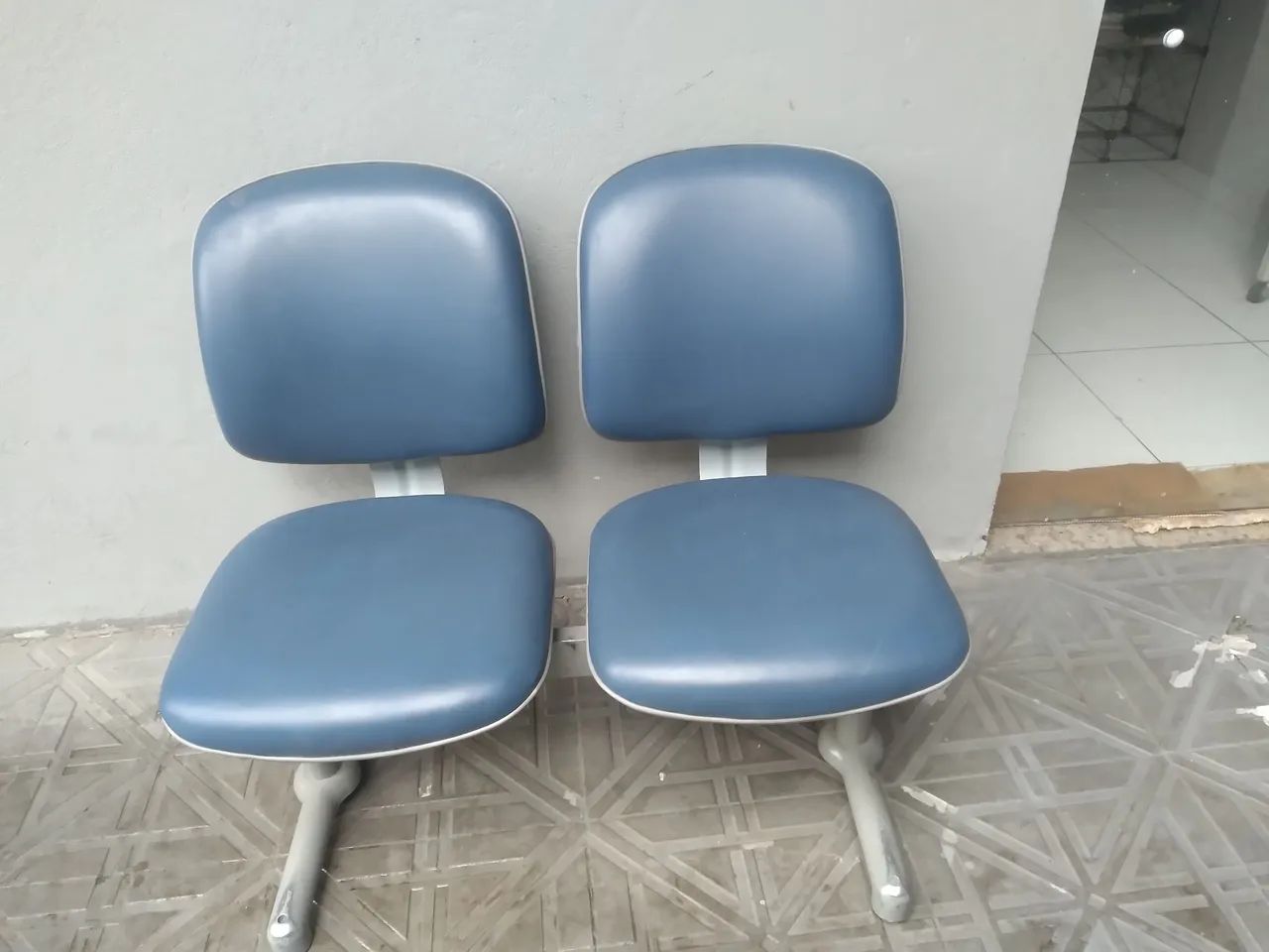 Cadeiras de espera - Foto 2