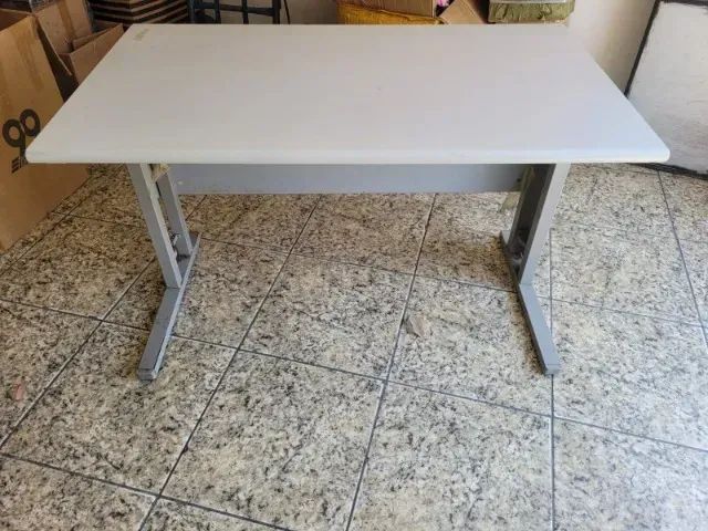 Mesa de escritório coisa boa: Mesa grande reforçada 199,00 - Foto 2