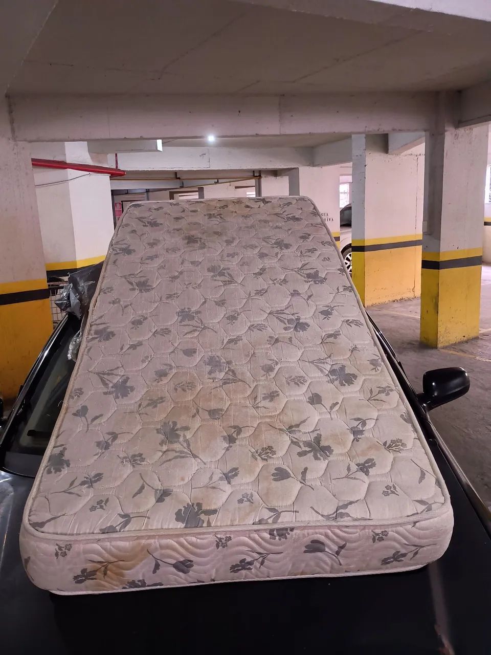 Colchão de solteiro em ótimo estado 150  - Foto 2