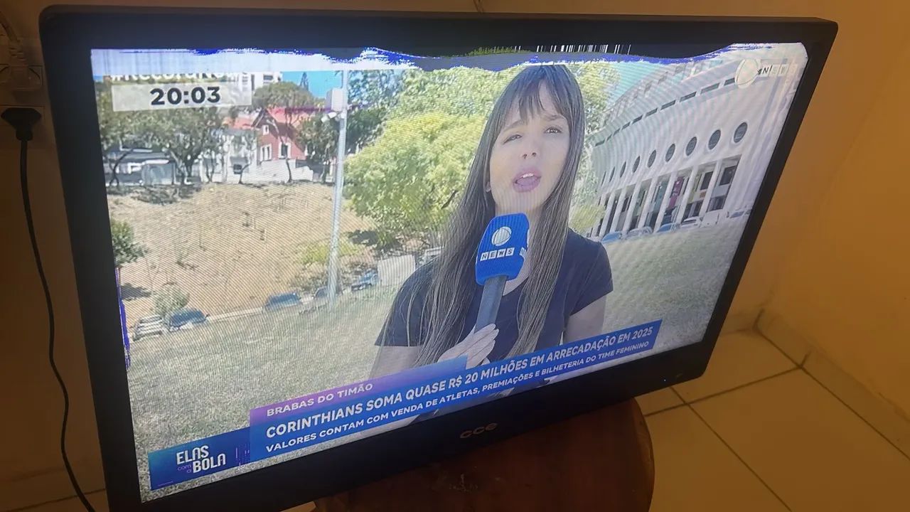 Cheap TV to sell quickly $200 for you to come pick up, taking everything from the TV without defect64289868333441121