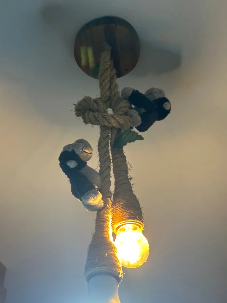 Luminária Decorativa Corda com Macacos