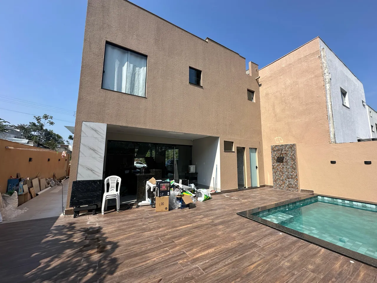 Casa Duplex no Morada dos Passaros com 4 suítes, 2 com varanda/Espaço gourmet/Piscina com