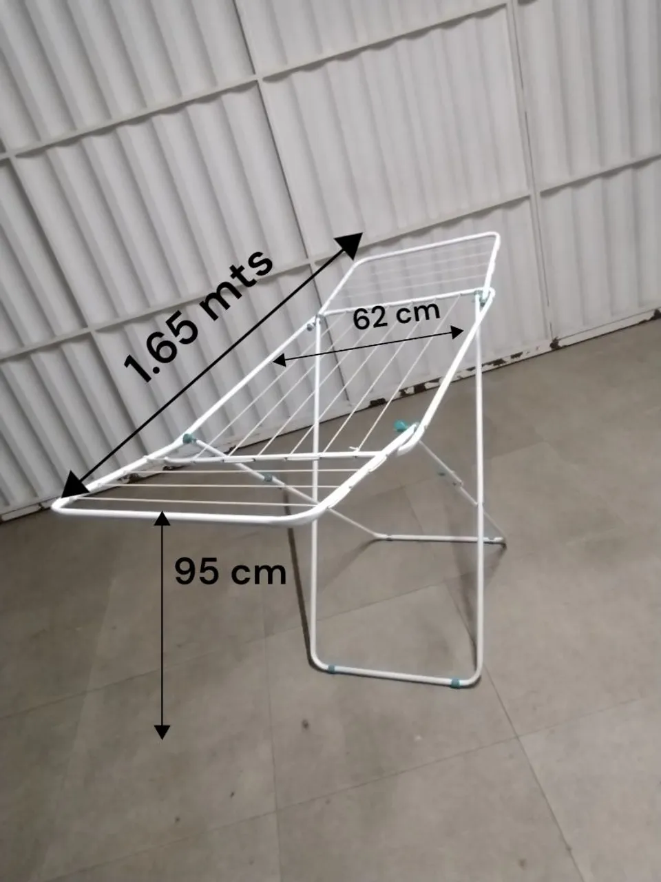 Varal de Chão Dobrável - Ideal para Secar Roupas