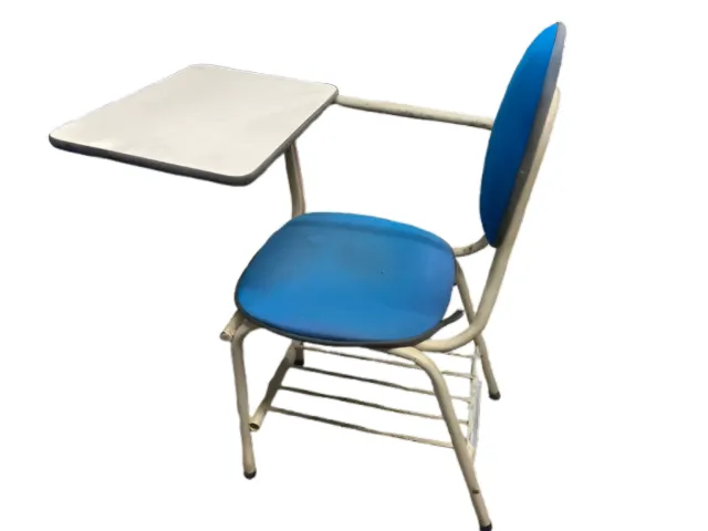 Cadeira escolar com braço
