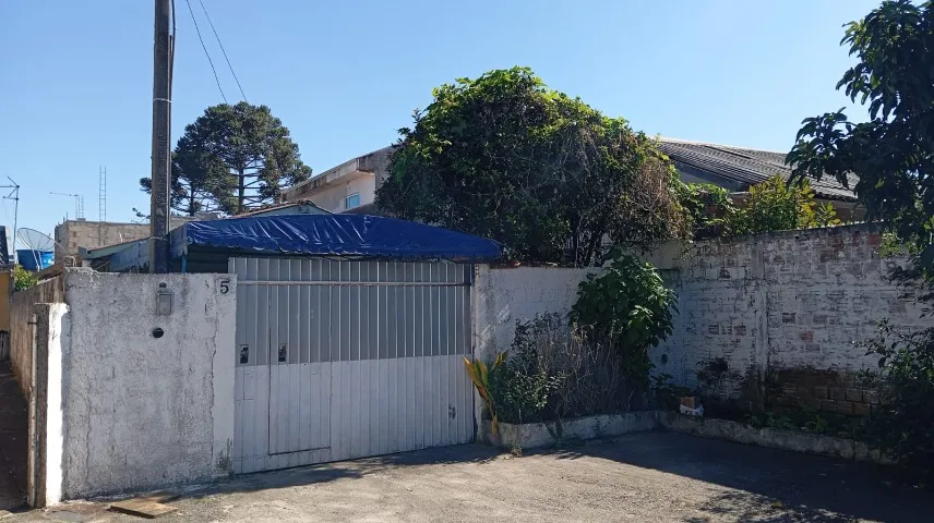 Casa à Venda em Curitiba - Bairro Xaxim