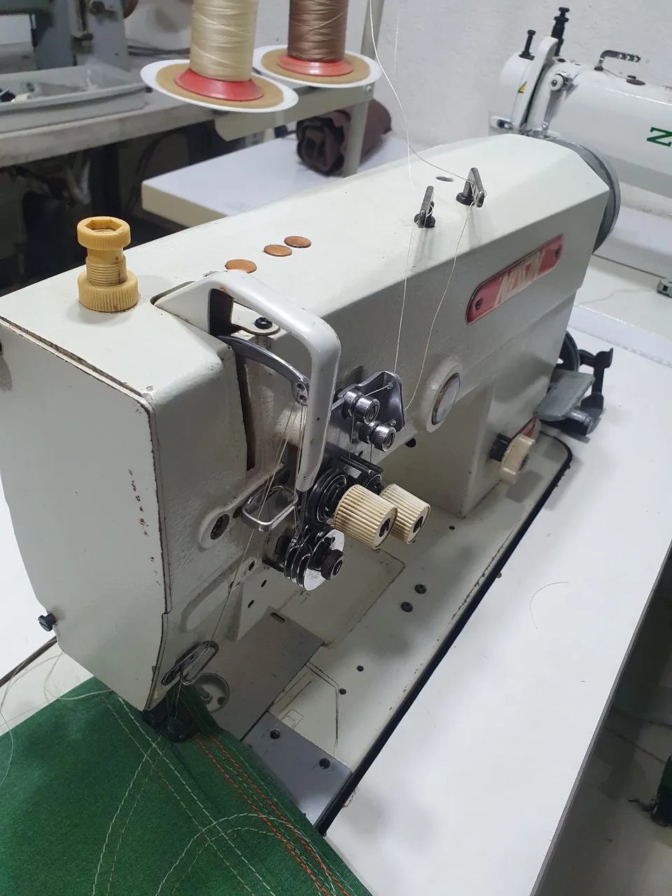 PESPONTADEIRA -modelo 872 (lançadeira jumbo)