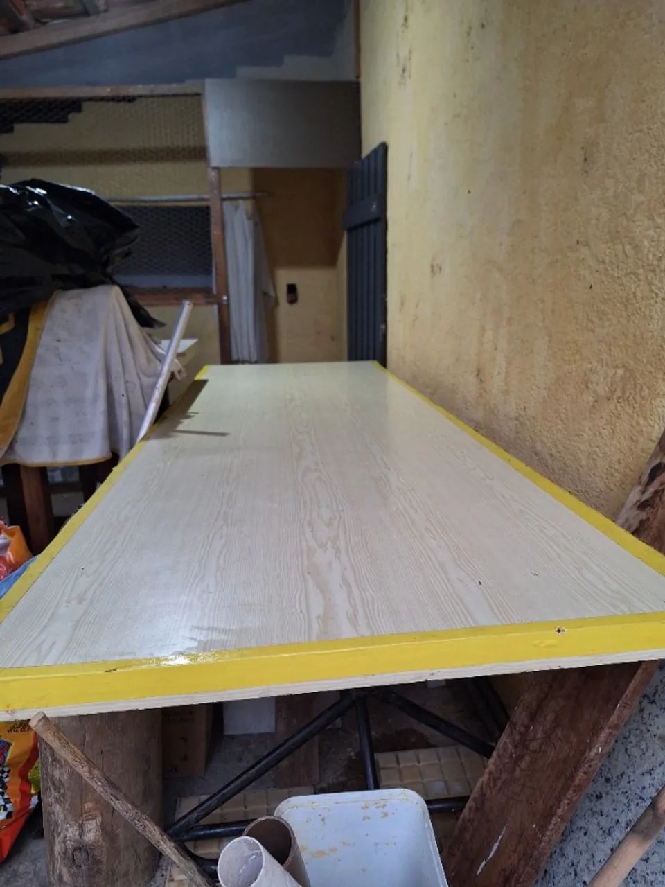 Mesa grande de madeira, pés de suporte em Metalon - Foto 3