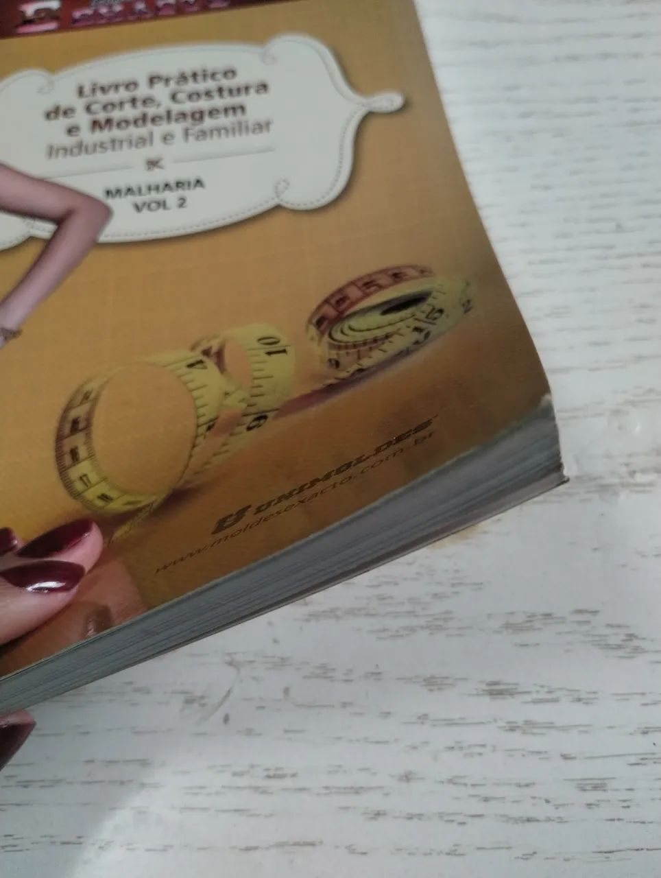 Livro prático de corte, costura e modelagem industrial e famoliliar - Foto 2