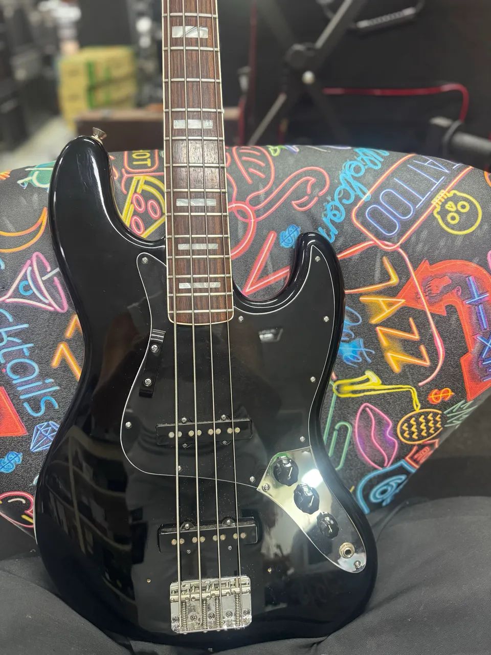 FENDER JAZZ BASS AMERICAN VINTAGE 74 REISSUE