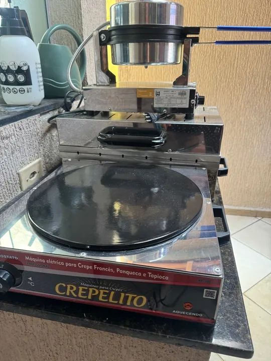 Máquina de crepe e wafles 
