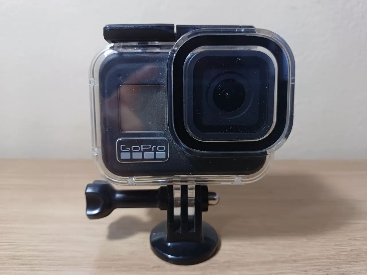 GoPro Hero com carregador, bateria e caixa de proteção