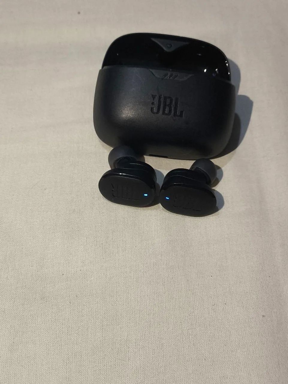 Fone de ouvido JBL Tune Buds  - Foto 2
