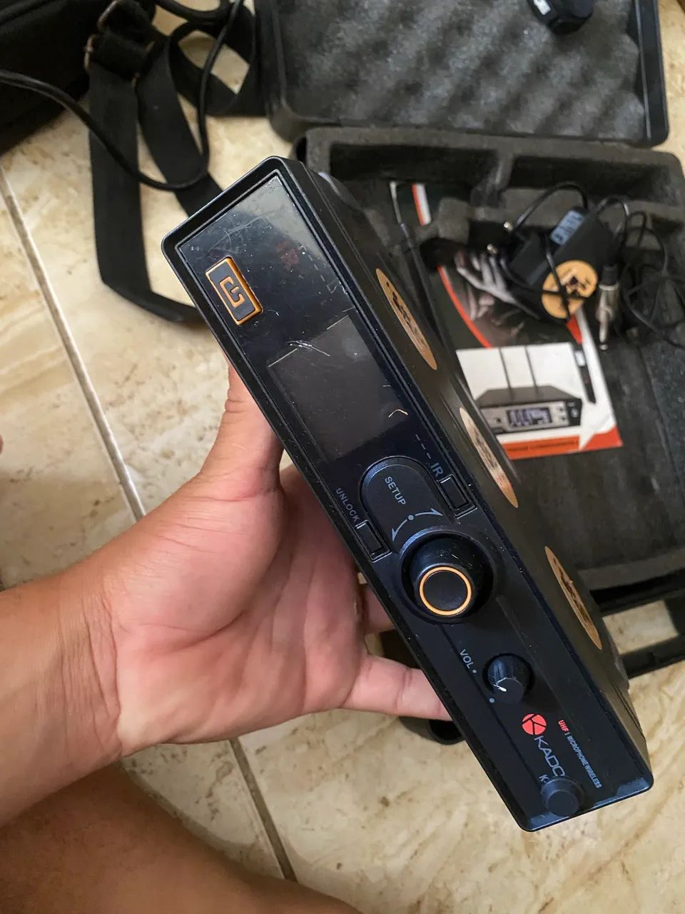 Microfone De Cabeça / transmissor Sem Fio Profissional Uhf Kadosh