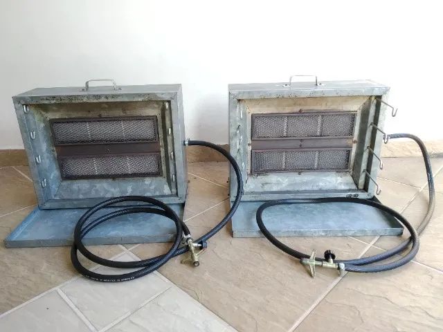 Churrasqueira a Gás para 4 Espetos (Unitário ou as duas) 280 cada   