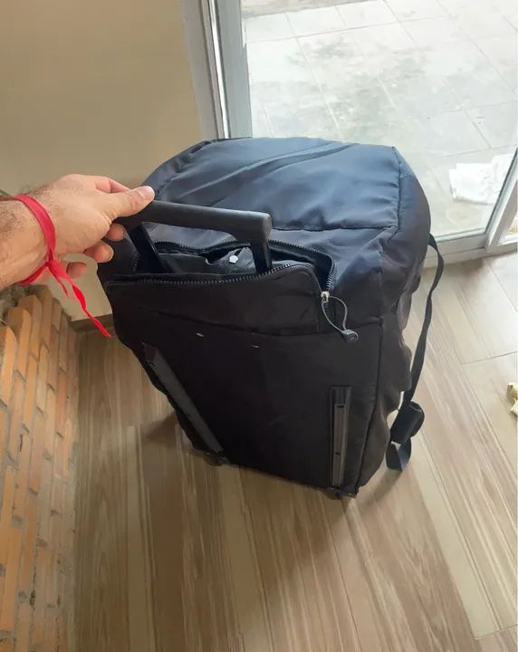 Mala de Viagem Aeropostale Preta com Rodinhas 23 kl