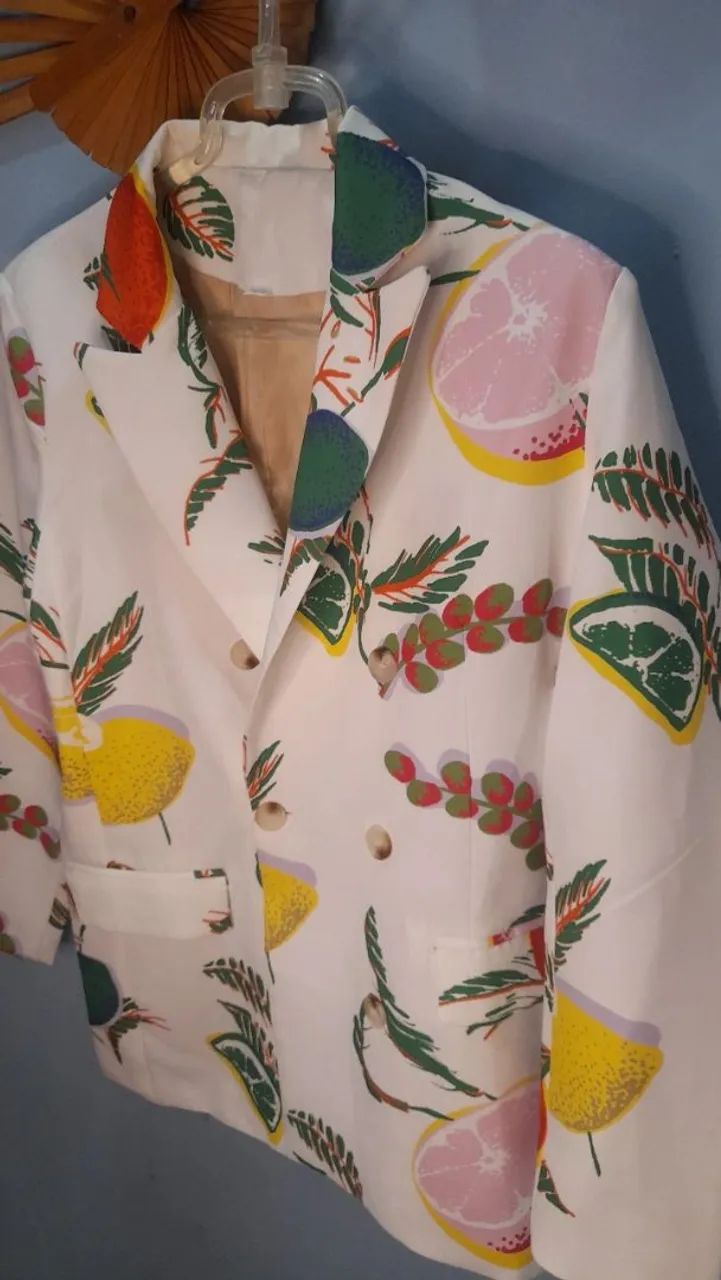 Blazer  oversized com estampa tropical - Foto 2