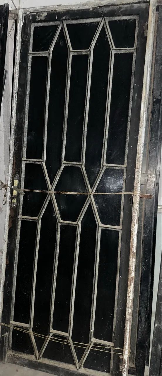 Porta de ferro com vitro 