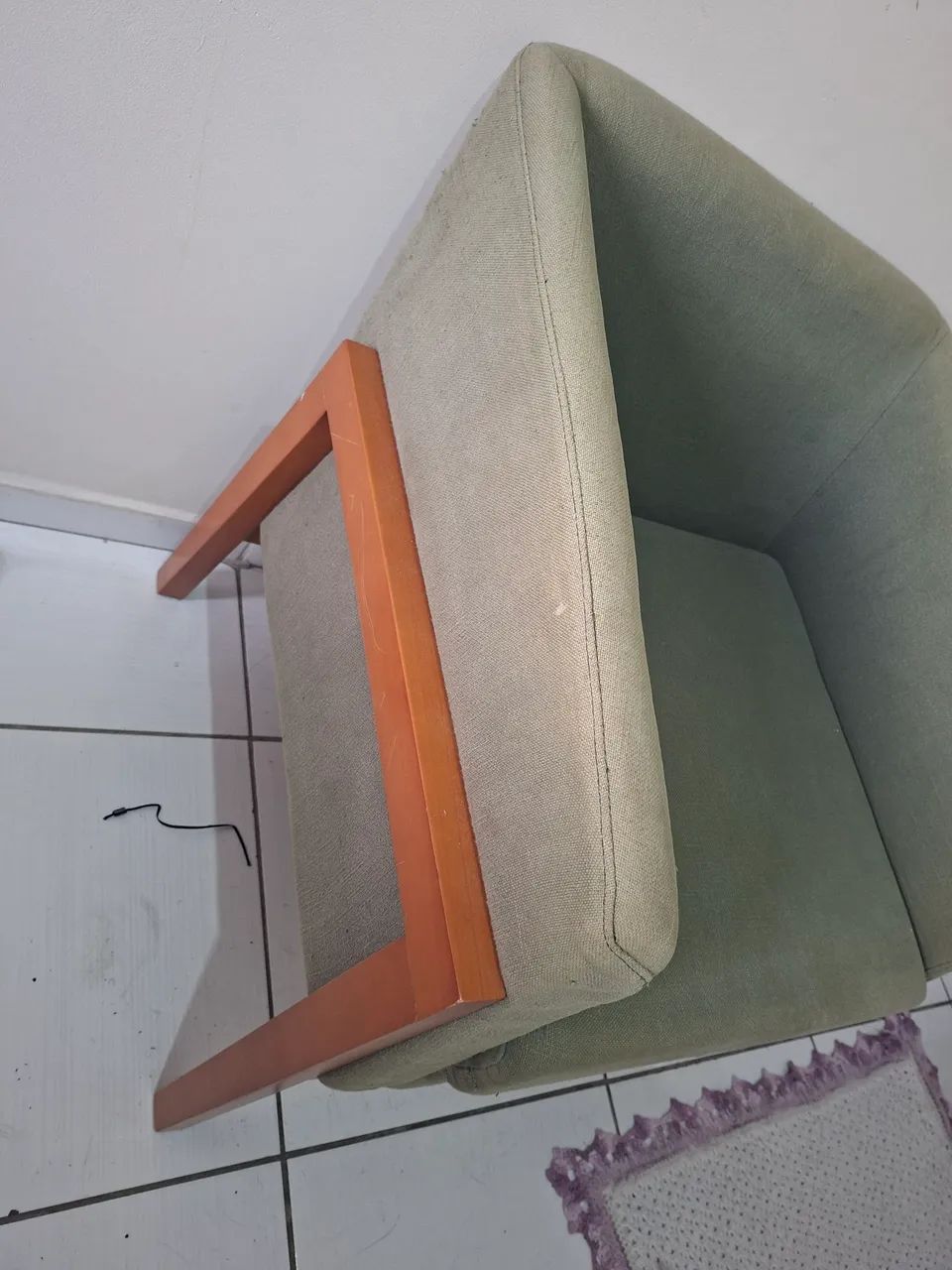 Poltrona Decorativa Verde em Linho com Pés de Madeira Maciça  - Foto 4